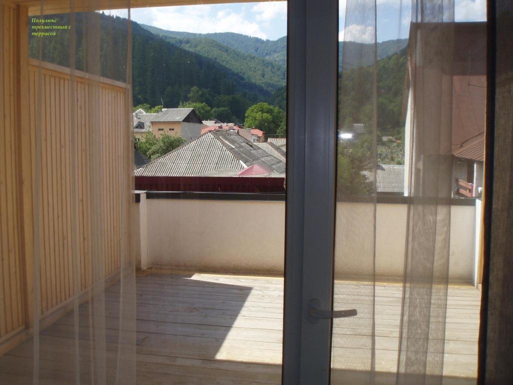 Rakhiv Hotel & Apartments Екстериор снимка